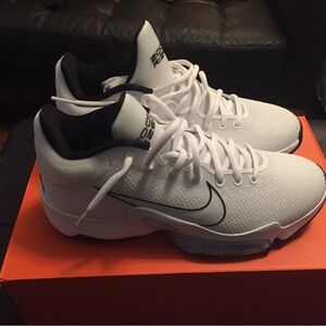 Nike Zoom Rize 2 TB in Mens Size 8.5. New in Box.